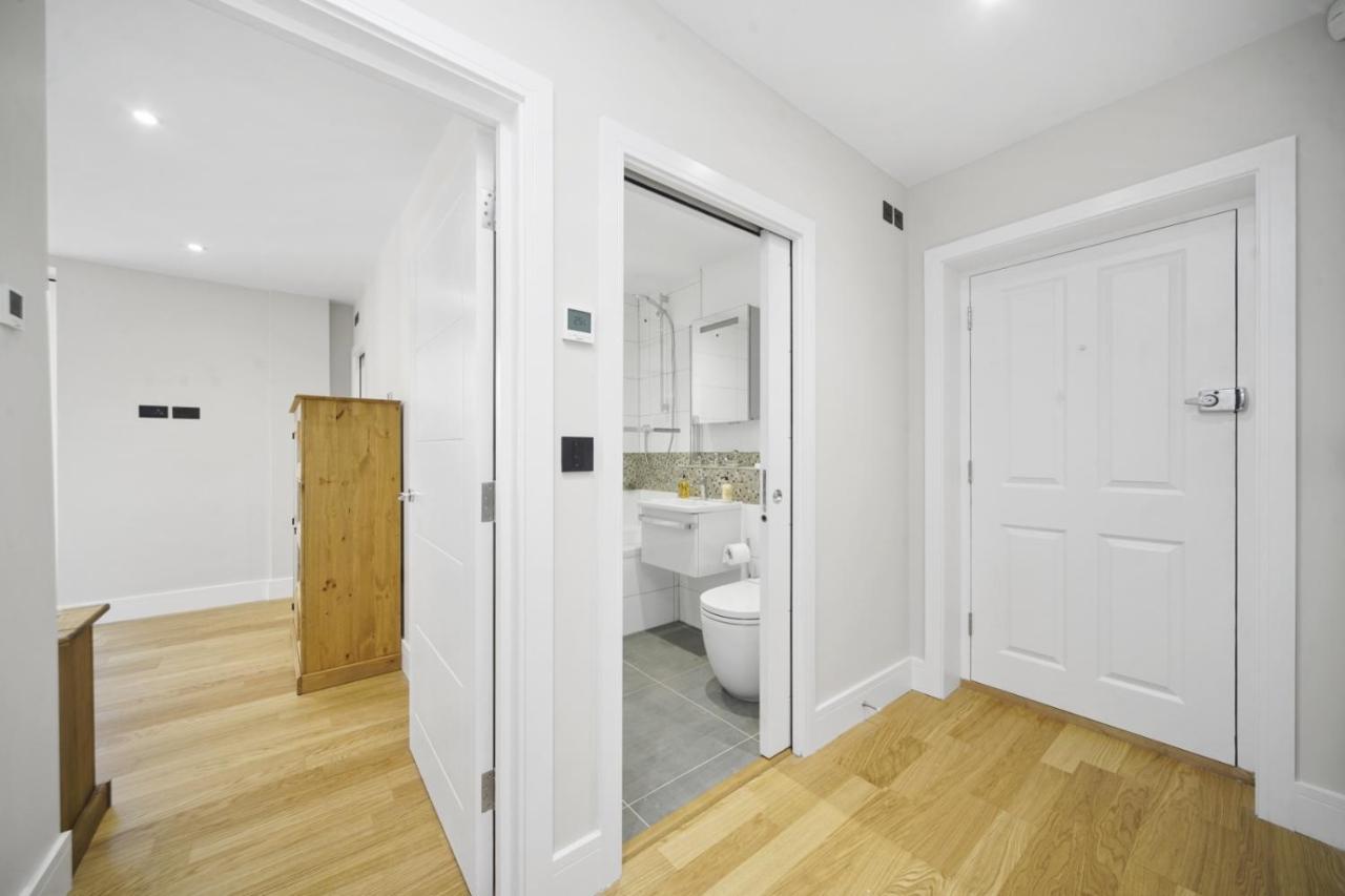 ステーンズFlat 1 Bridge Houseアパートメント エクステリア 写真