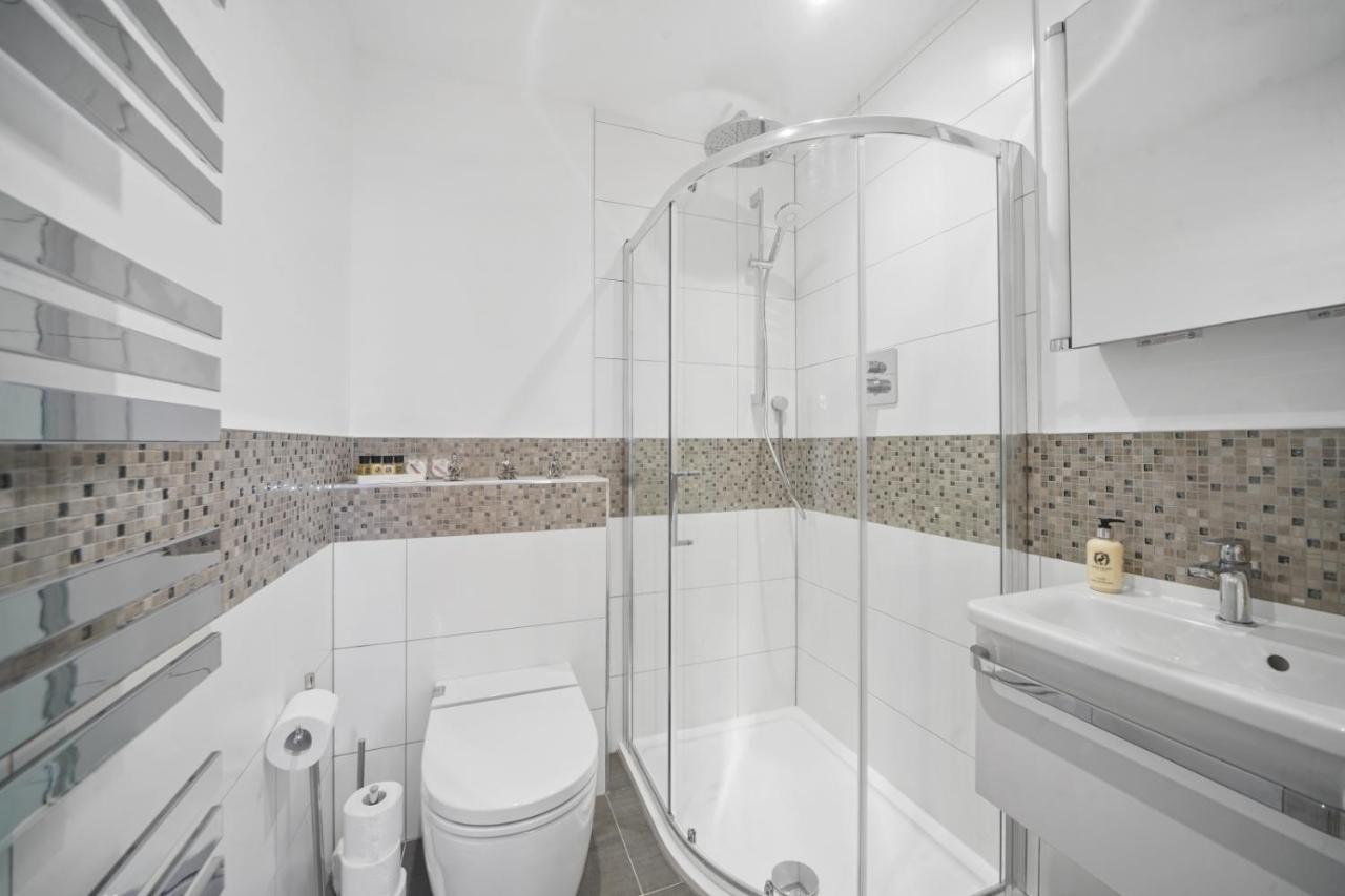 ステーンズFlat 1 Bridge Houseアパートメント エクステリア 写真